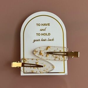 ✨ FREE NWT Gold & Clear Hair Clips ✨